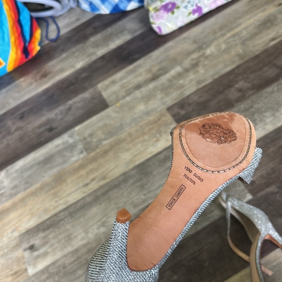 Vince Camuto silver heels - Picture 4 of 4